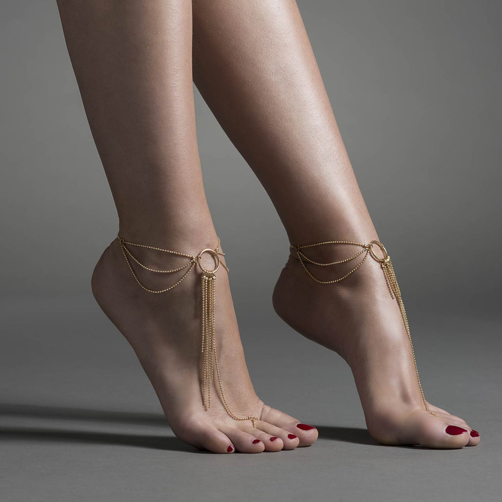 Magnifique · Feet Chains